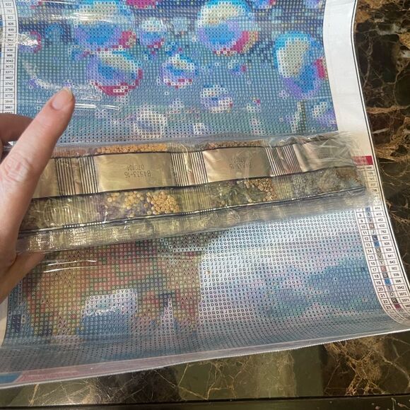 Elephant with Bubbles Diamond Painting Kit to be completed - Picture 6 of 9